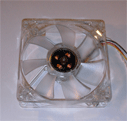 HDD�ɂ₳����1800rpm�ȉ��̉�]�����������t�@��